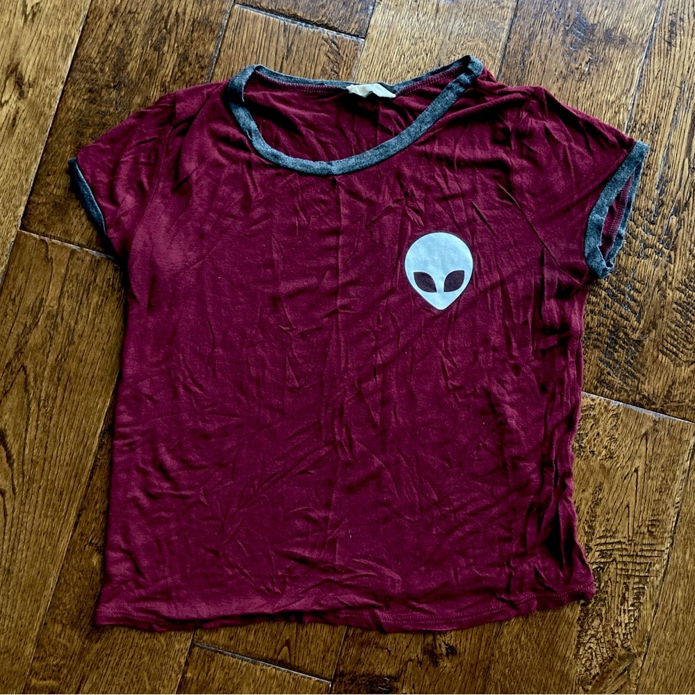 Maroon Alien Tee (M) - Juniors / Teen / Girls French Pastry